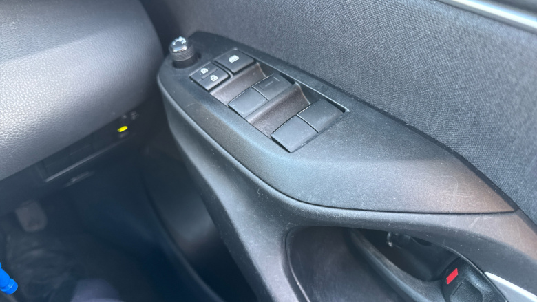 Toyota Yaris 1.5 Hybrid Design 5dr CVT Hybrid Hatchback